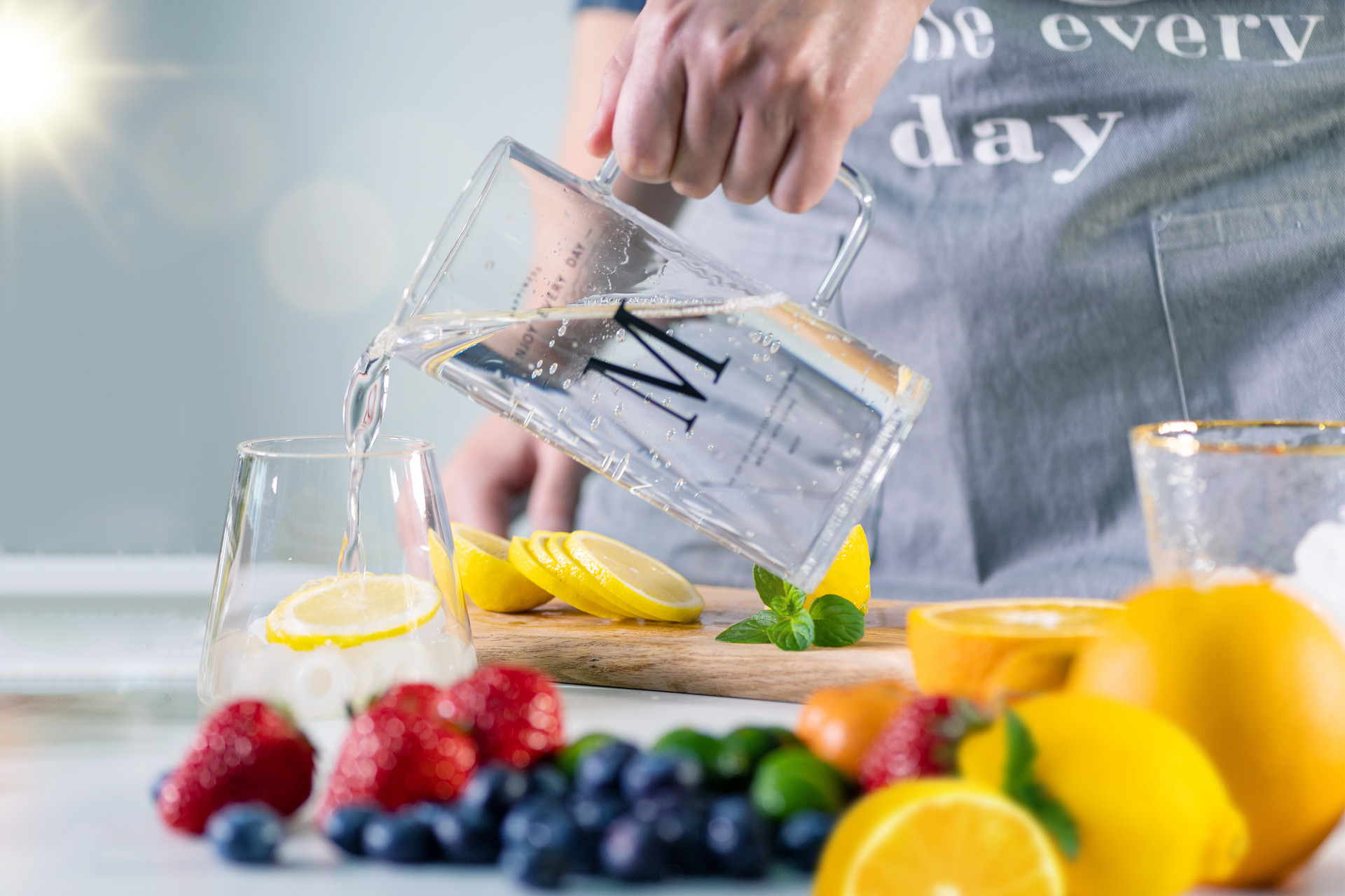 1663222443692629.jpg 攝圖網(wǎng)_501116459_banner_喝水(企業(yè)商用).jpg